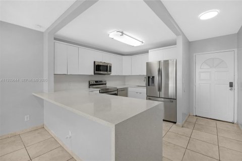 Снять в аренду кондоминиум в Хайалиа, Флорида 3 спальни, 122.91м2, № 1991439 - фото 8