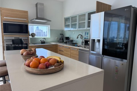 Condominio en venta en Miami, Florida, 3 dormitorios, 204.48 m2 № 2032038 - foto 18