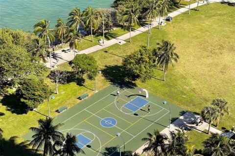 Condominio en venta en Miami, Florida, 3 dormitorios, 204.48 m2 № 2032038 - foto 11