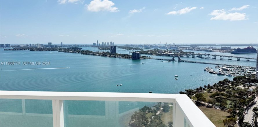 Condominio en Miami, Florida, 3 dormitorios  № 2032038