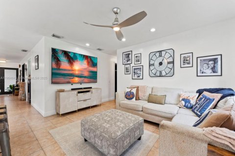 Villa ou maison à vendre à Miami, Floride: 4 chambres, 160.35 m2 № 1965038 - photo 22