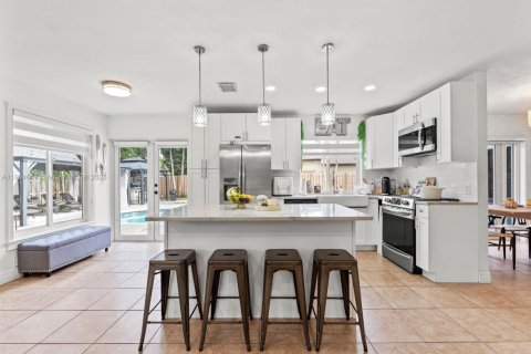 Villa ou maison à vendre à Miami, Floride: 4 chambres, 160.35 m2 № 1965038 - photo 18