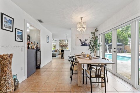 Villa ou maison à vendre à Miami, Floride: 4 chambres, 160.35 m2 № 1965038 - photo 10