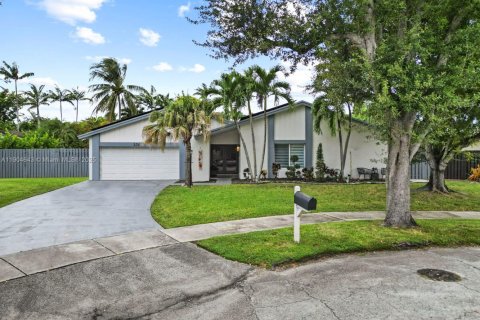 Villa ou maison à vendre à Miami, Floride: 4 chambres, 160.35 m2 № 1965038 - photo 1