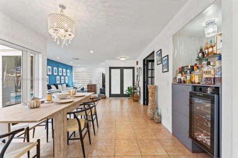 Villa ou maison à vendre à Miami, Floride: 4 chambres, 160.35 m2 № 1965038 - photo 14