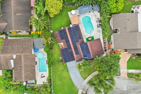 Villa ou maison à vendre à Miami, Floride: 4 chambres, 160.35 m2 № 1965038 - photo 5