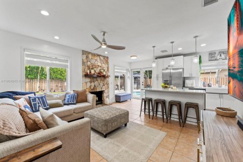 Villa ou maison à vendre à Miami, Floride: 4 chambres, 160.35 m2 № 1965038 - photo 20