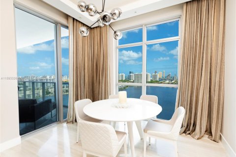 Condo in North Miami Beach, Florida, 3 bedrooms  № 1860295 - photo 6