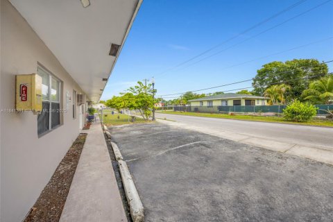 Propiedad comercial en venta en Fort Lauderdale, Florida № 1871384 - foto 4