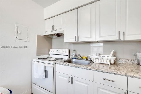Propiedad comercial en venta en Fort Lauderdale, Florida № 1871384 - foto 17
