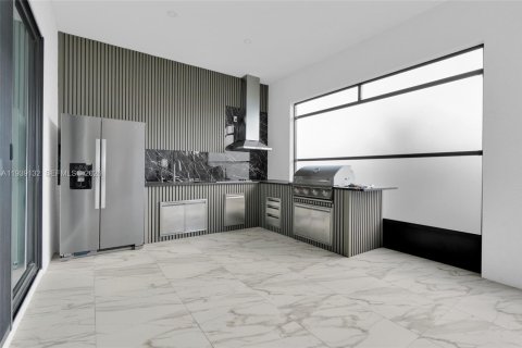 Купить виллу или дом в Лихай-Эйкерс, Флорида 4 спальни, 252.14м2, № 2088554 - фото 24