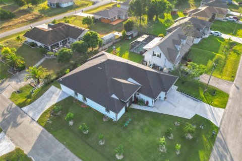 Купить виллу или дом в Лихай-Эйкерс, Флорида 4 спальни, 252.14м2, № 2088554 - фото 7
