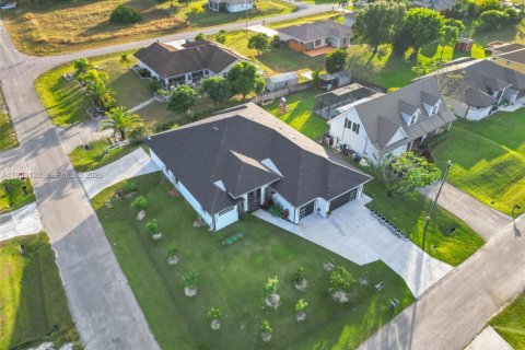 Купить виллу или дом в Лихай-Эйкерс, Флорида 4 спальни, 252.14м2, № 2088554 - фото 4