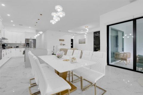 Купить виллу или дом в Лихай-Эйкерс, Флорида 4 спальни, 252.14м2, № 2088554 - фото 28
