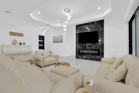 Купить виллу или дом в Лихай-Эйкерс, Флорида 4 спальни, 252.14м2, № 2088554 - фото 22