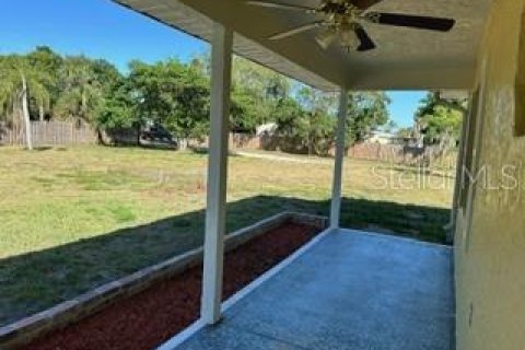Casa en venta en Okeechobee, Florida, 6 dormitorios, 125.6 m2 № 916268 - foto 8