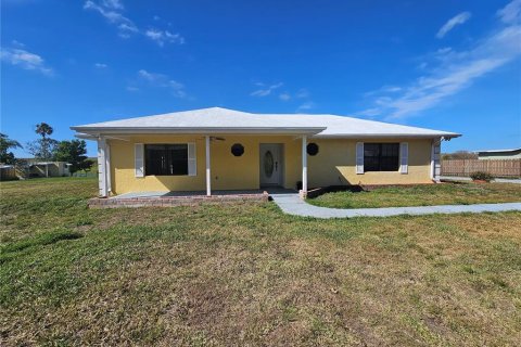 Casa en venta en Okeechobee, Florida, 6 dormitorios, 125.6 m2 № 916268 - foto 2