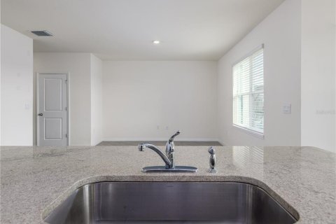 Villa ou maison à louer à San Antonio, Floride: 3 chambres, 182.18 m2 № 2149298 - photo 9