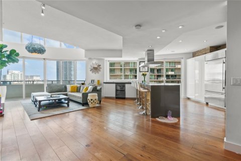 Снять в аренду кондоминиум в Майами, Флорида 2 спальни, 136.75м2, № 1976322 - фото 4