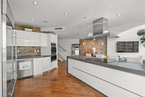 Снять в аренду кондоминиум в Майами, Флорида 2 спальни, 136.75м2, № 1976322 - фото 6