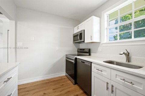 Villa ou maison à louer à Jupiter, Floride: 2 chambres, 72.46 m2 № 2276468 - photo 15