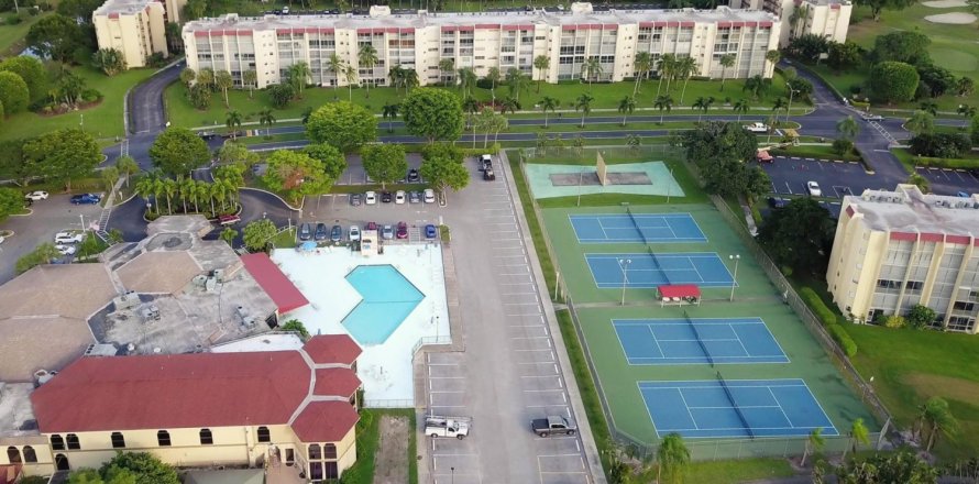 Condo in Lake Worth, Florida, 3 bedrooms № 1031895
