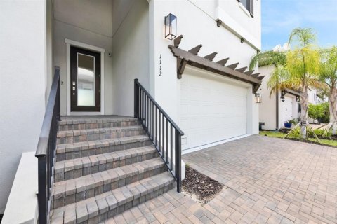 House in Ruskin, Florida 3 bedrooms, 227.33 sq.m. № 2150646 - photo 2