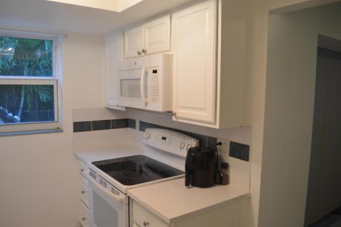 Copropriété à louer à Boynton Beach, Floride: 1 chambre, 71.91 m2 № 2251523 - photo 2