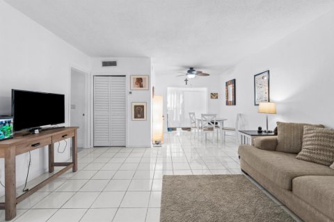 Copropriété à louer à Boynton Beach, Floride: 1 chambre, 71.91 m2 № 2251523 - photo 12