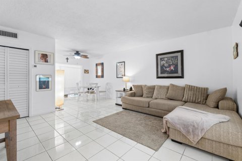 Copropriété à louer à Boynton Beach, Floride: 1 chambre, 71.91 m2 № 2251523 - photo 4