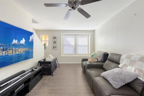 Townhouse in Lakewood Ranch, Florida 2 bedrooms, 101.45 sq.m. № 1803884 - photo 17