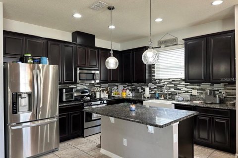 House in Orlando, Florida 4 bedrooms, 170.85 sq.m. № 2237125 - photo 4