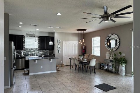 House in Orlando, Florida 4 bedrooms, 170.85 sq.m. № 2237125 - photo 3