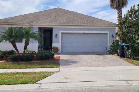 House in Orlando, Florida 4 bedrooms, 170.85 sq.m. № 2237125