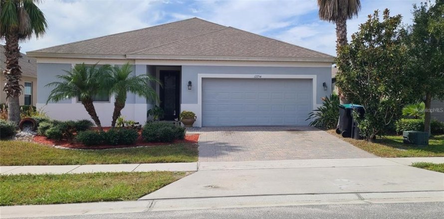 House in Orlando, Florida 4 bedrooms, 170.85 sq.m. № 2237125