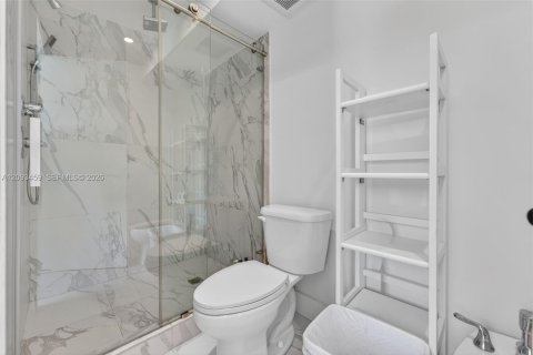 Casa en venta en Miami Beach, Florida, 4 dormitorios, 286.14 m2 № 2385387 - foto 25