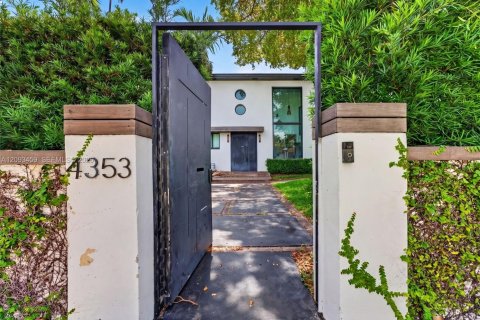 Casa en venta en Miami Beach, Florida, 4 dormitorios, 286.14 m2 № 2385387 - foto 5