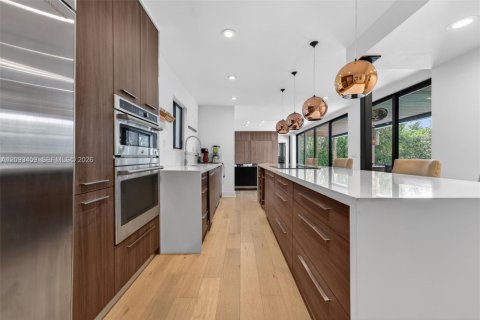 Casa en venta en Miami Beach, Florida, 4 dormitorios, 286.14 m2 № 2385387 - foto 18