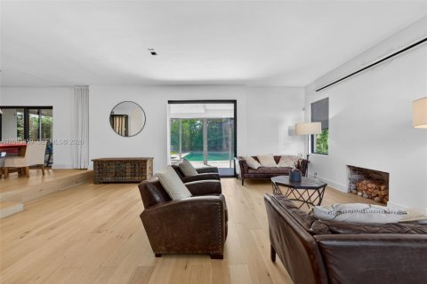 Casa en venta en Miami Beach, Florida, 4 dormitorios, 286.14 m2 № 2385387 - foto 6