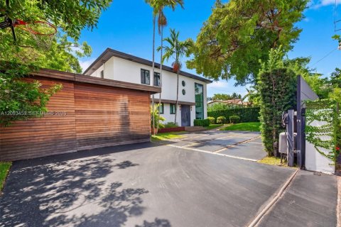Casa en venta en Miami Beach, Florida, 4 dormitorios, 286.14 m2 № 2385387 - foto 4