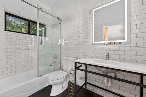 Casa en venta en Miami Beach, Florida, 4 dormitorios, 286.14 m2 № 2385387 - foto 21