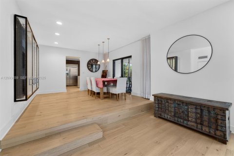 Casa en venta en Miami Beach, Florida, 4 dormitorios, 286.14 m2 № 2385387 - foto 15