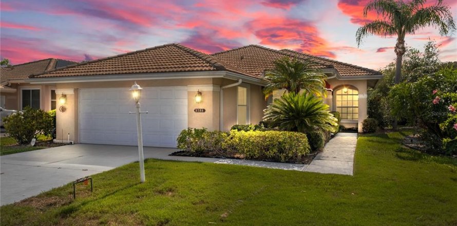 House in Bradenton, Florida 2 bedrooms, 163.23 sq.m. № 1746316