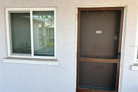 Condominio en alquiler en Sarasota, Florida, 1 dormitorio, 55.56 m2 № 1791612 - foto 1
