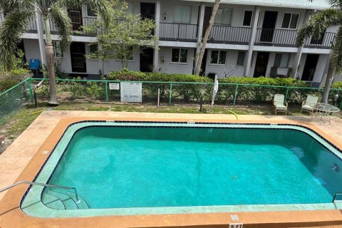 Condominio en alquiler en Sarasota, Florida, 1 dormitorio, 55.56 m2 № 1791612 - foto 9