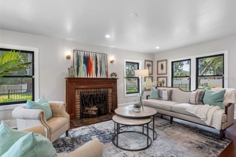Casa en venta en Gulfport, Florida, 3 dormitorios, 164.25 m2 № 1793498 - foto 2