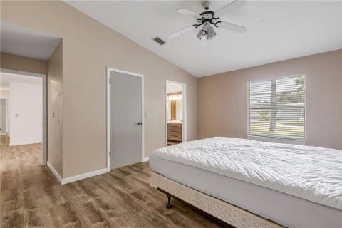 House in Edgewater, Florida 3 bedrooms, 159.98 sq.m. № 2316583 - photo 7