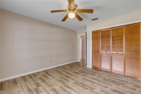 House in Edgewater, Florida 3 bedrooms, 159.98 sq.m. № 2316583 - photo 11
