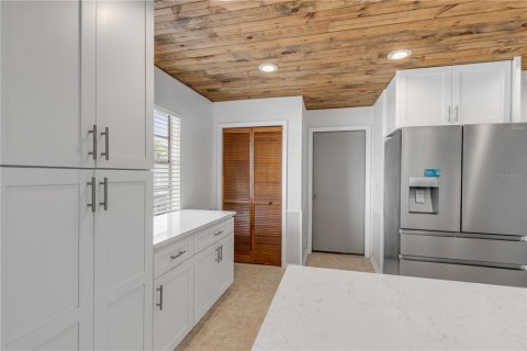 House in Edgewater, Florida 3 bedrooms, 159.98 sq.m. № 2316583 - photo 15