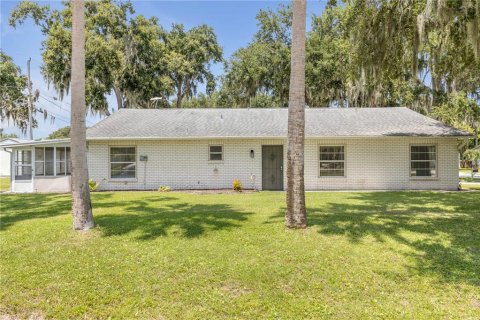 House in Edgewater, Florida 3 bedrooms, 159.98 sq.m. № 2316583